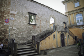 Entrata scale in pietra Giardino Buonamici