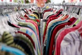 Limiti all'Ultra-Fast Fashion:  la moda si ridisegna in Francia