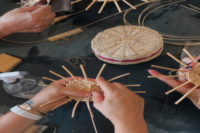 Laboratorio di cesteria moderna in midollino