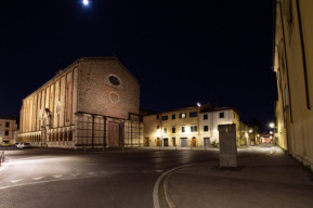 Piazza San Domenico Prato vista notturna