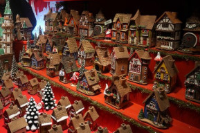 Mercatino di Natale in via Bologna