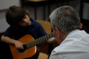 Tra musica e parole: storie di affidamento familiare