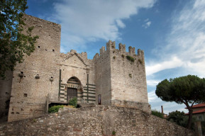 Prato e il Castello dell’Imperatore: il medioevo al servizio della propaganda